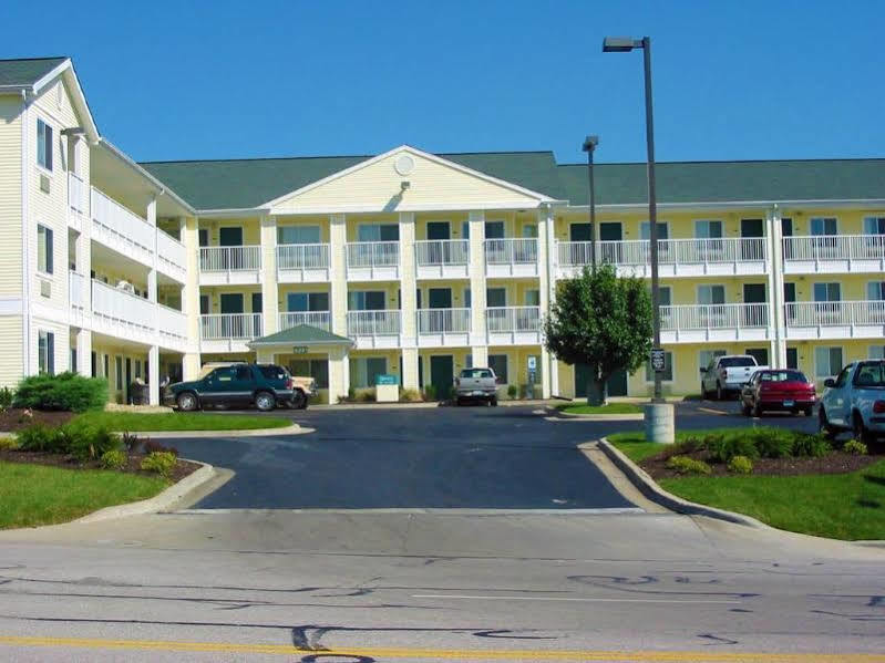 Hometowne Studios By Red Roof Kansas City - Worlds Of Fun Exterior foto